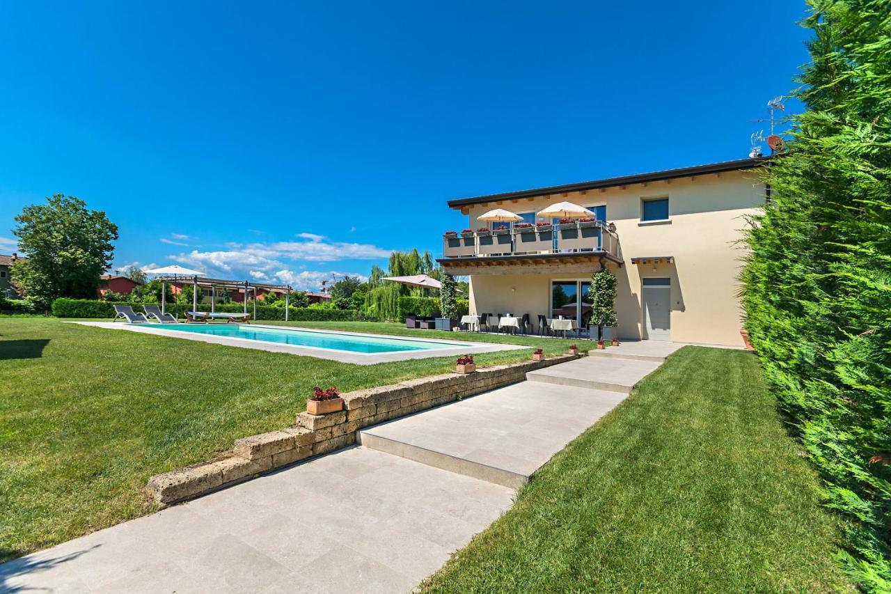 Marylinda Bed and Breakfast Desenzano del Garda Buitenkant foto