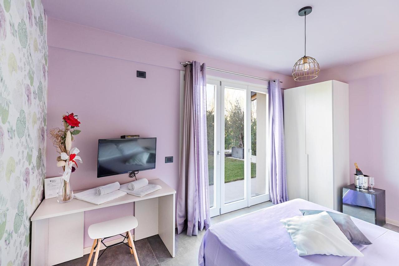 Marylinda Bed and Breakfast Desenzano del Garda Buitenkant foto