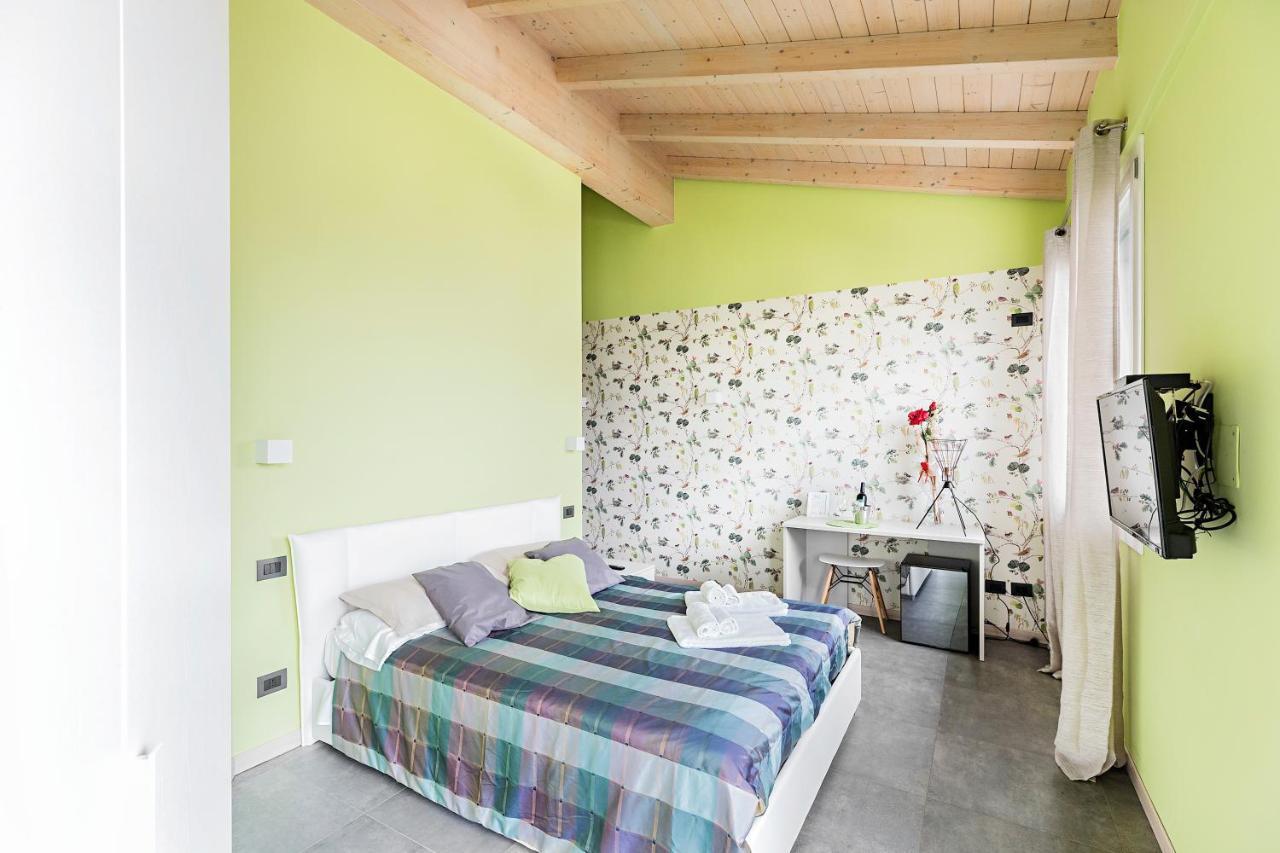 Marylinda Bed and Breakfast Desenzano del Garda Buitenkant foto